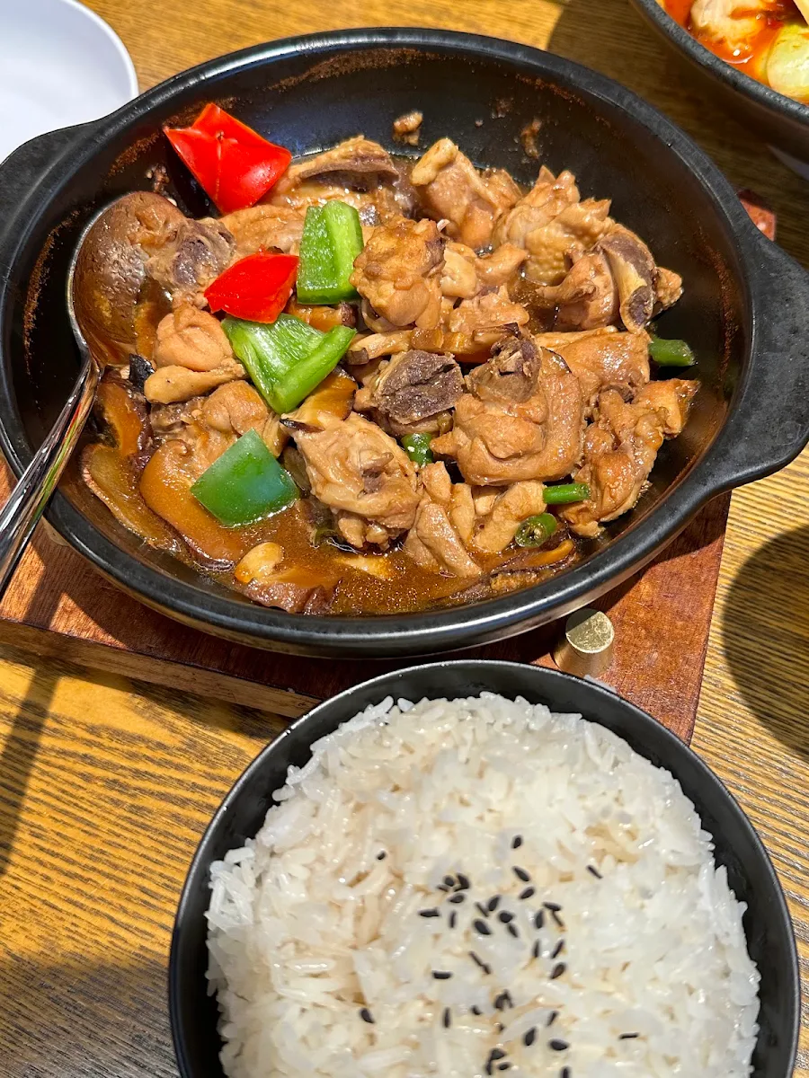 braised chicken with rice boneless 无骨黄焖鸡米饭, Yang's Braised Chicken Rice(Bayview Hill)